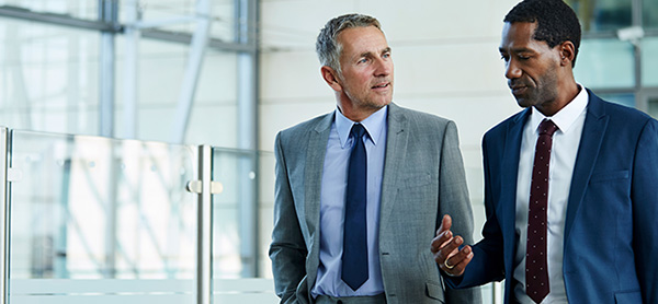 Vous demandez à des collègues ou d'autres entreprises dans votre industrie par le Conseil